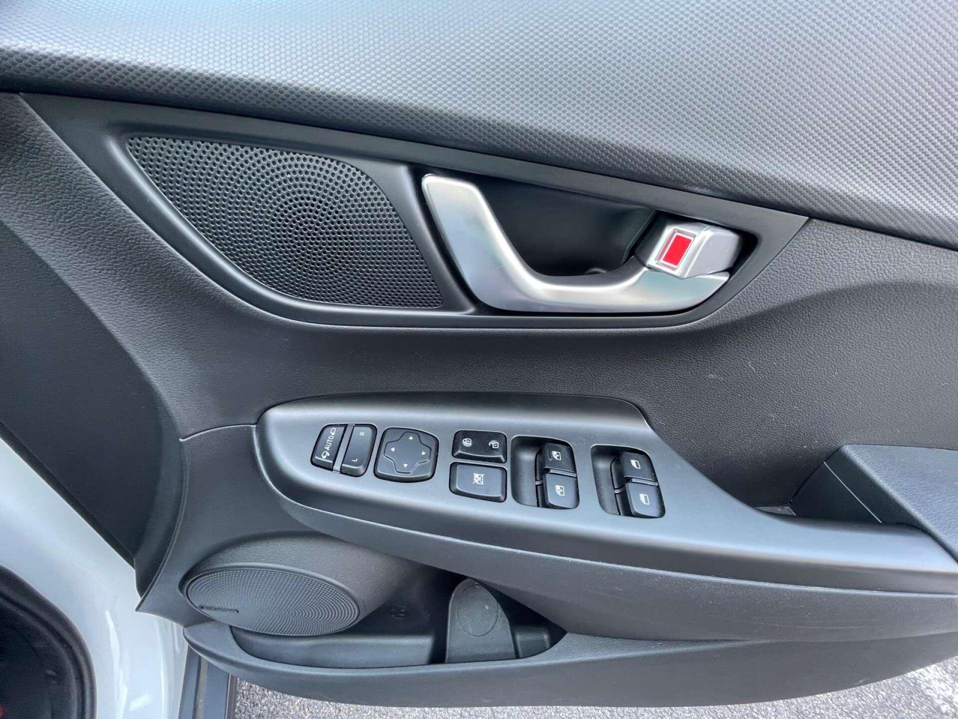 Hyundai Kona view 8