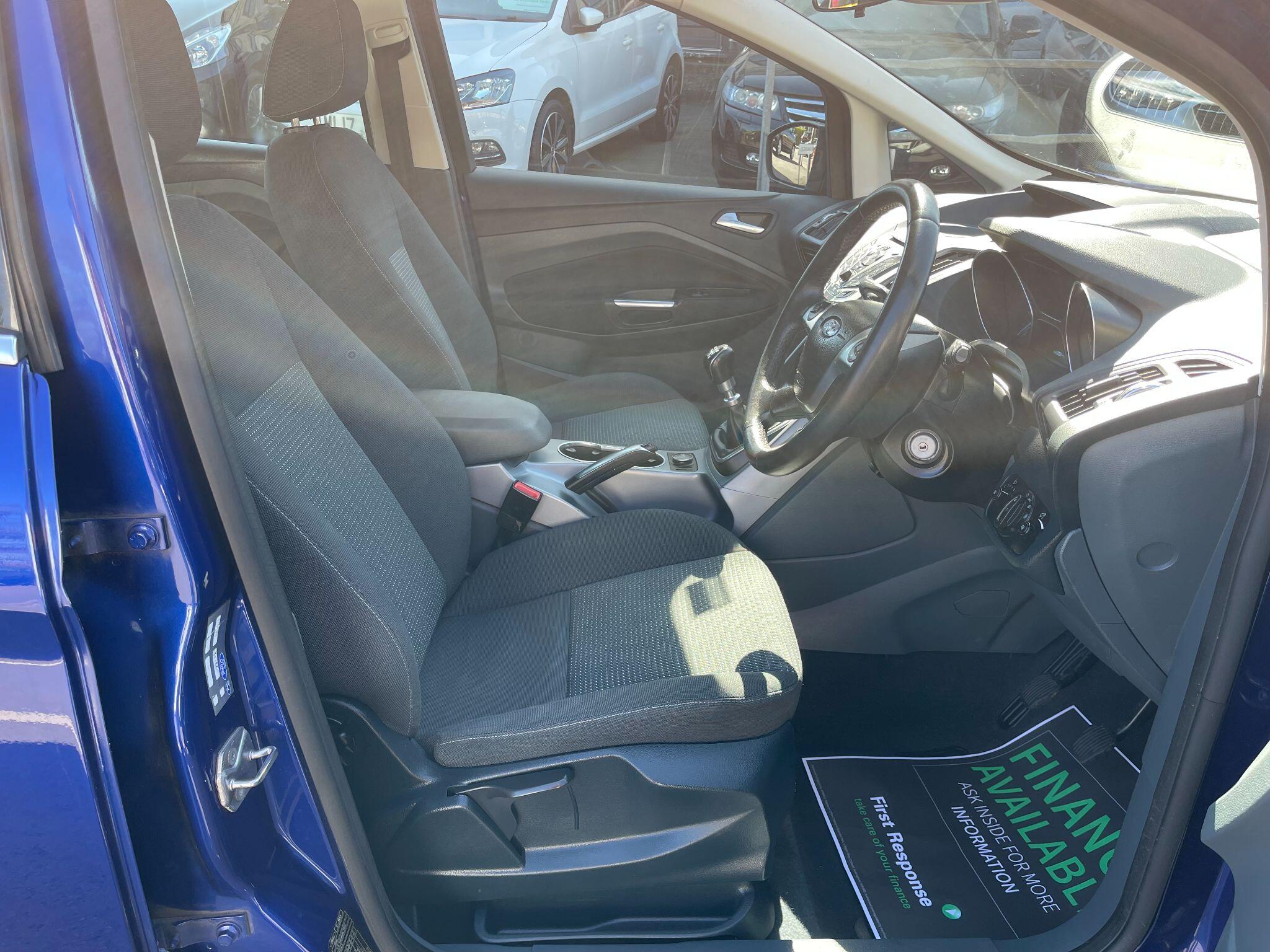 Ford C-Max view 21