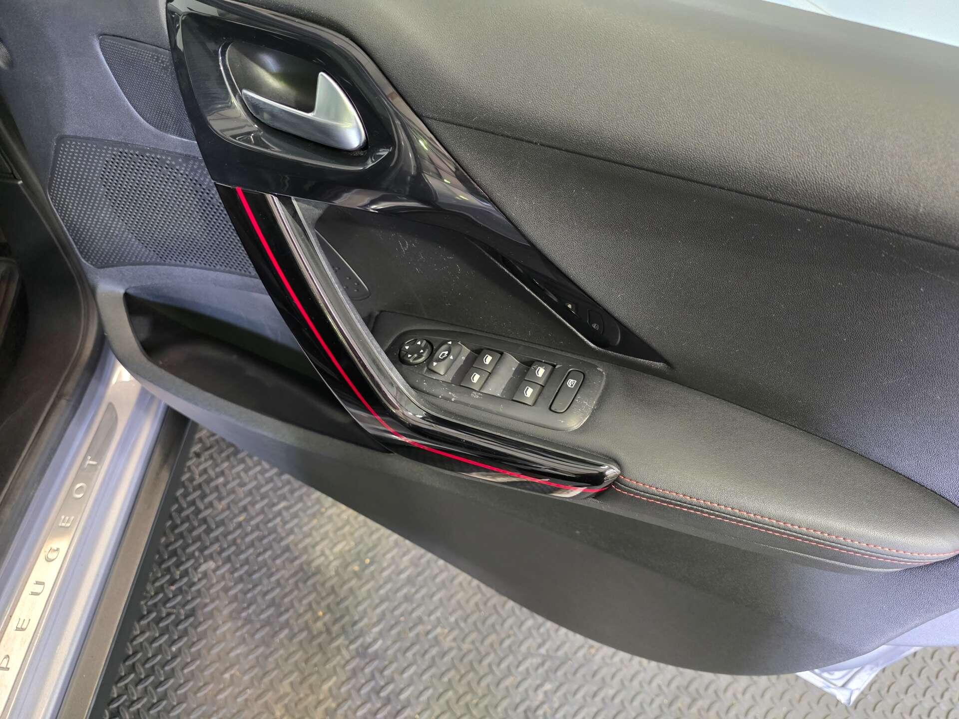 Peugeot 2008 view 14