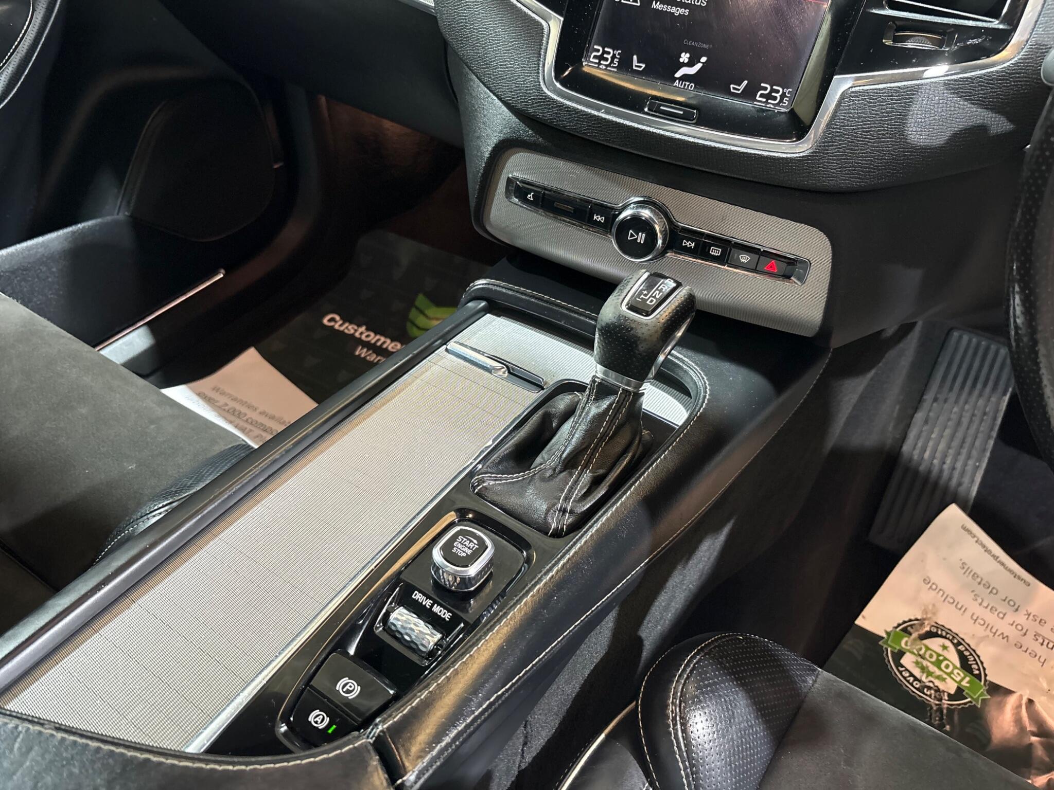 Volvo XC90 view 18