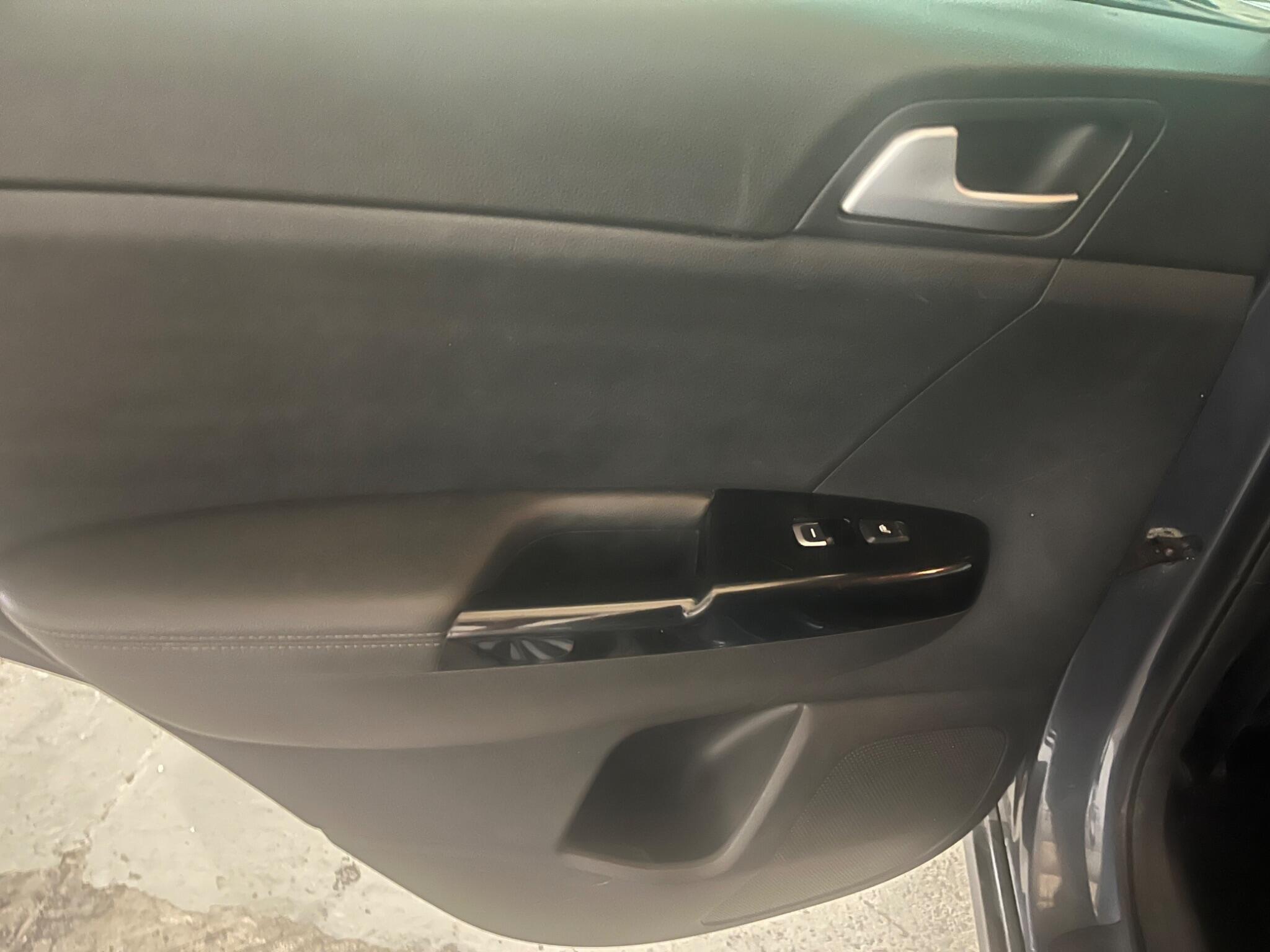 2016 Kia Sportage image 19