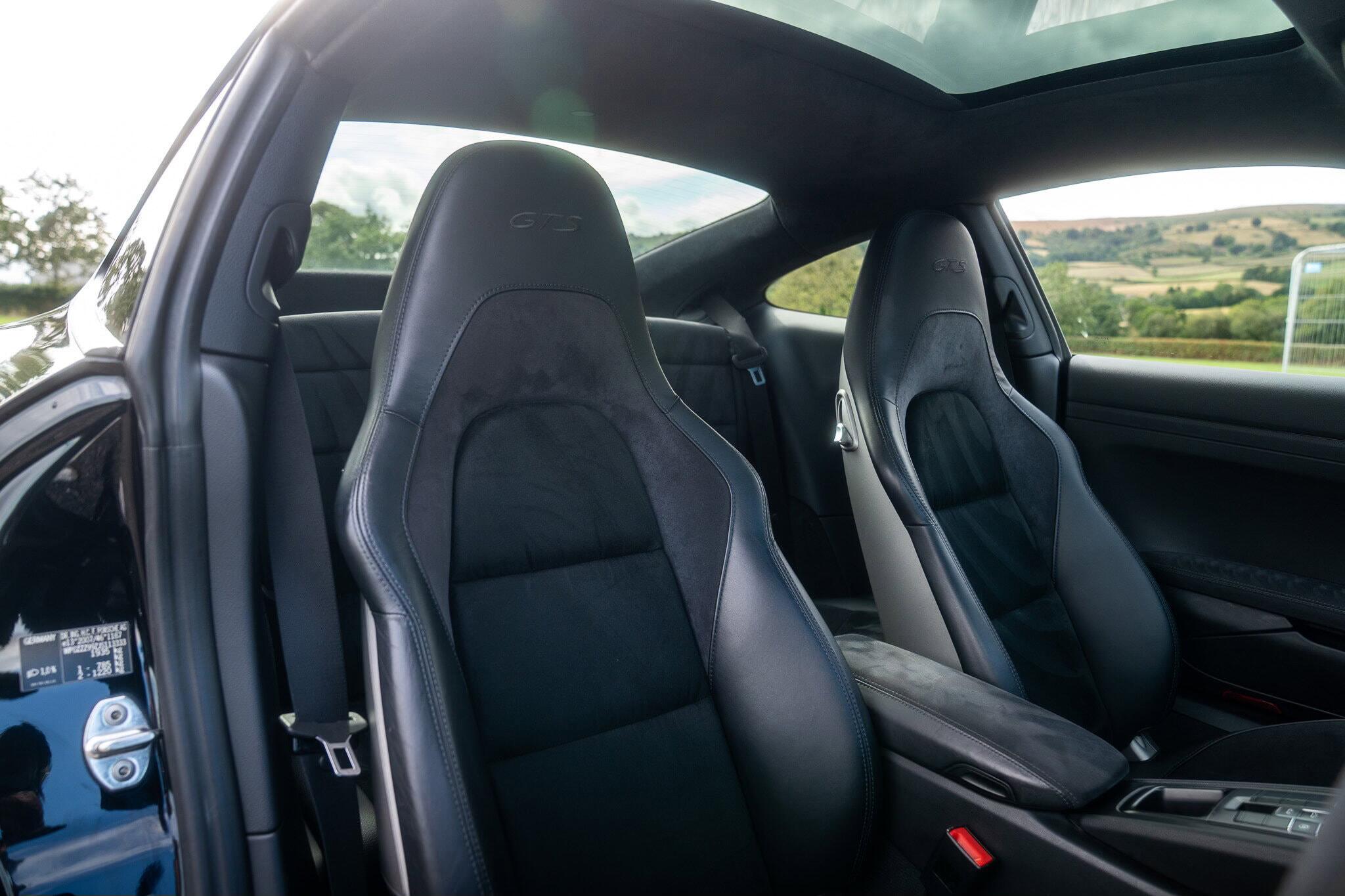 Porsche 911 view 30