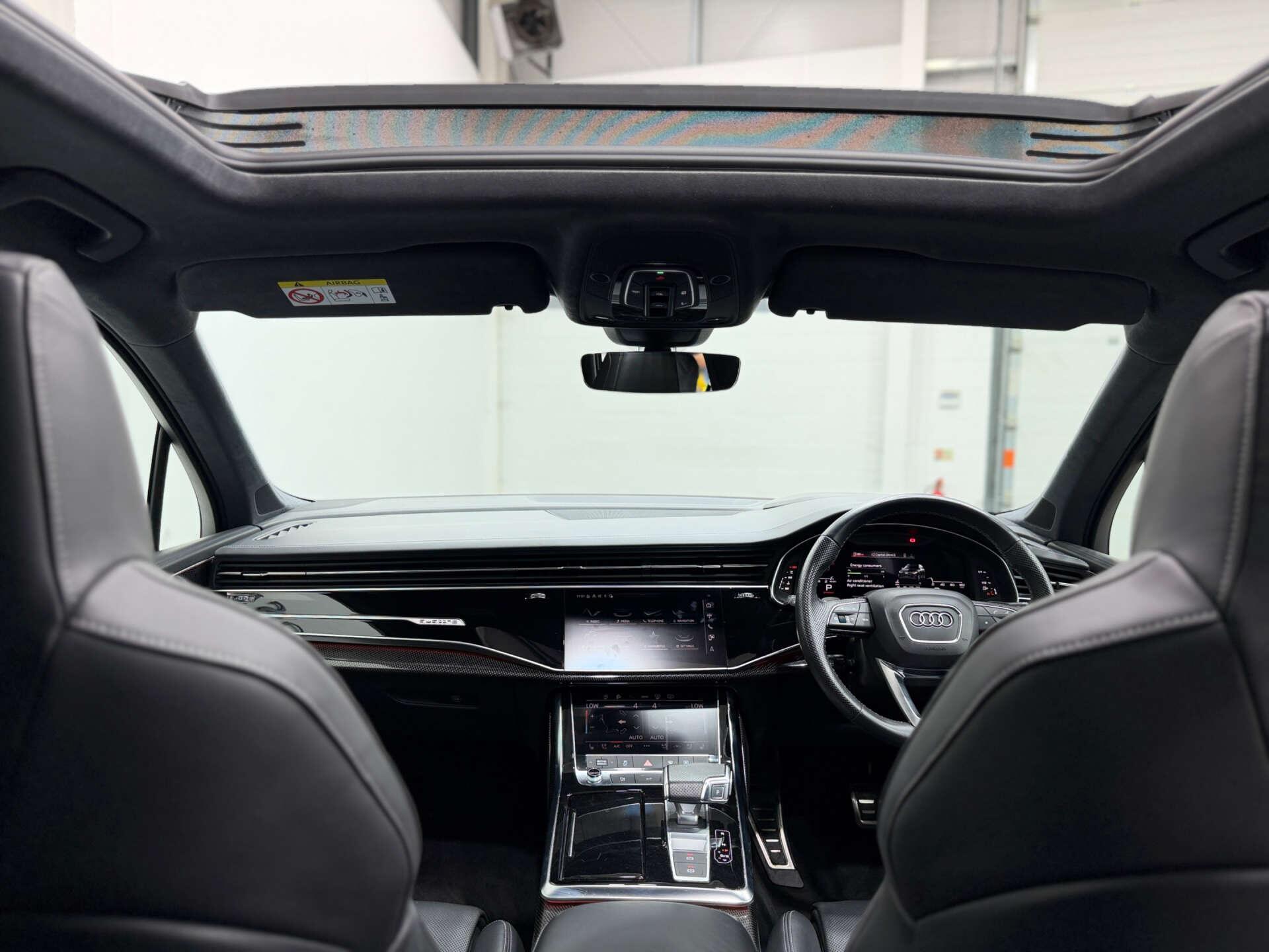 Audi SQ7 view 17