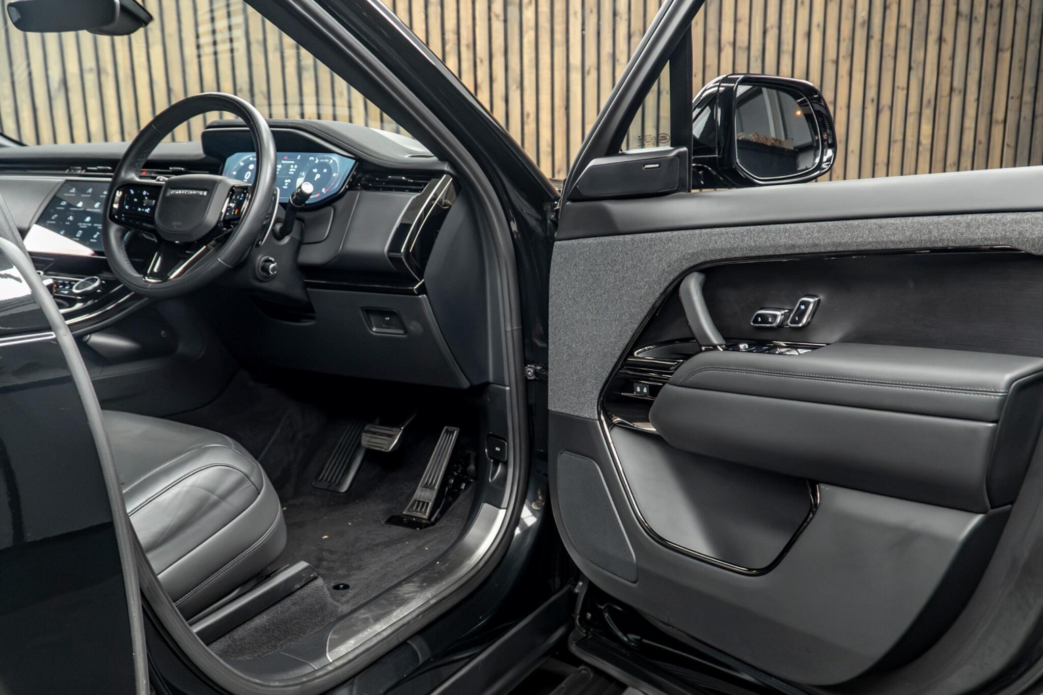 Land Rover Range Rover Sport view 31