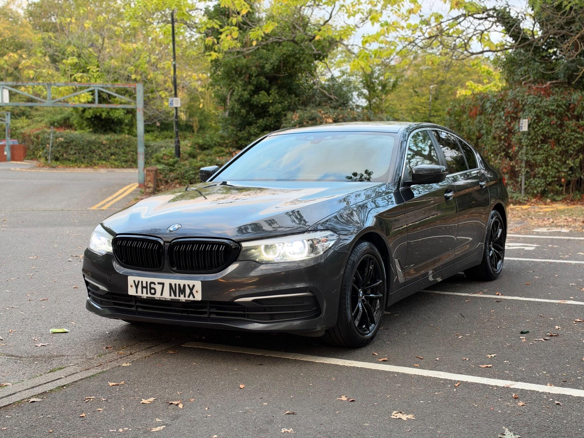BMW 5 Series view 8