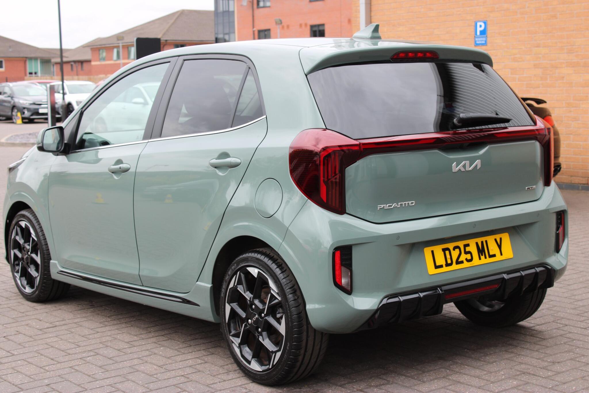 Kia Picanto view 5