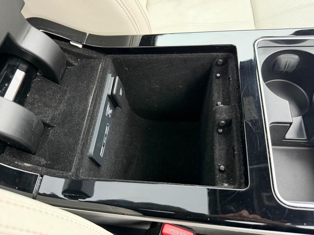 Land Rover Range Rover Velar view 47