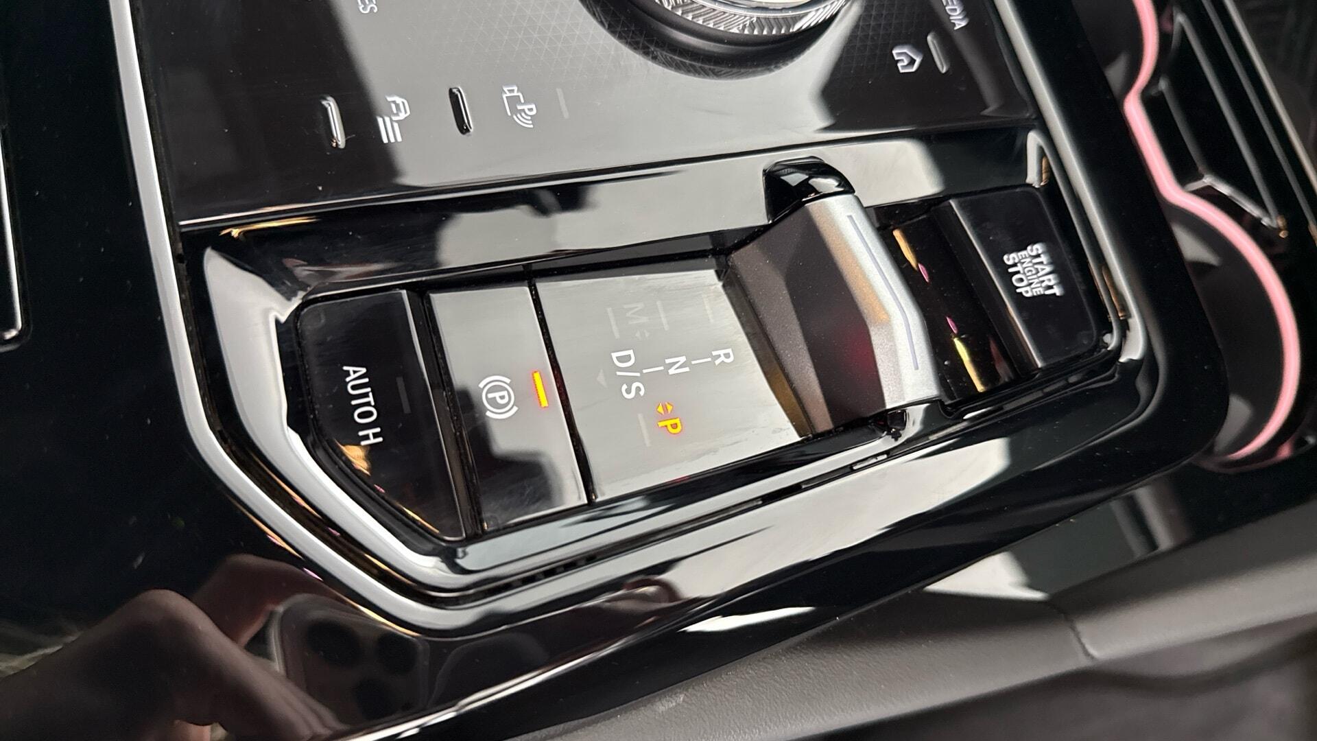 BMW 5 Series view 20