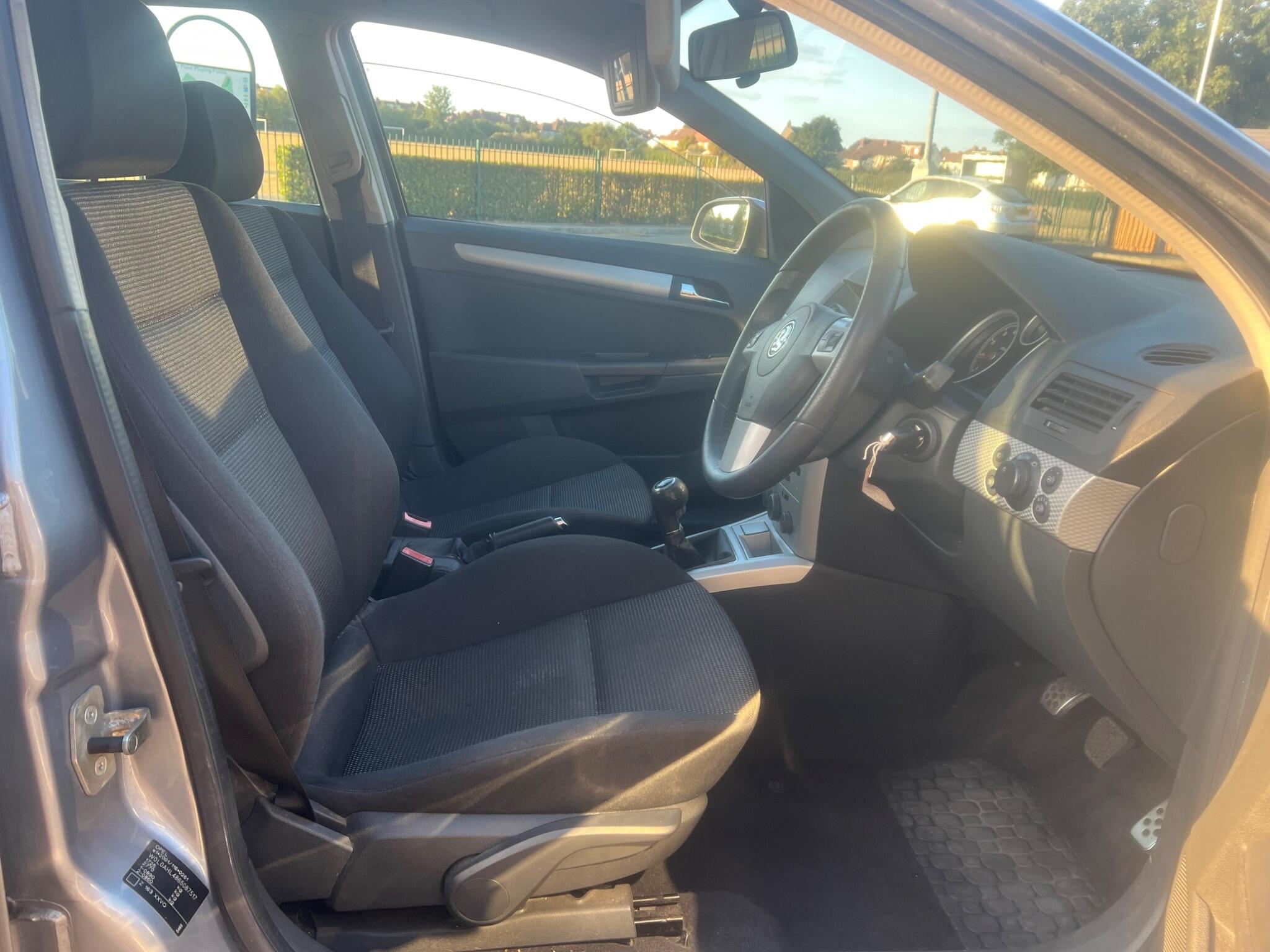 Vauxhall Astra view 12
