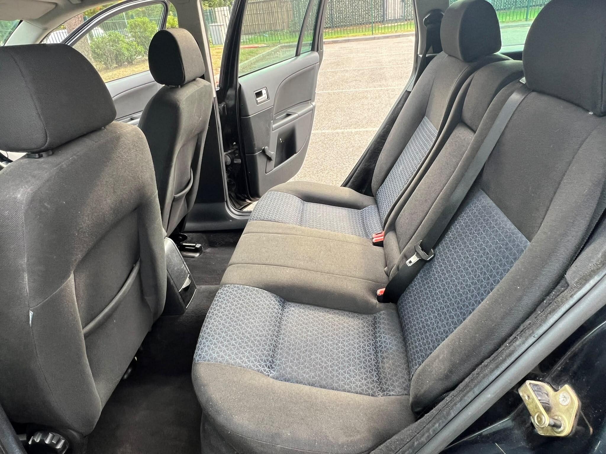Ford Mondeo view 18