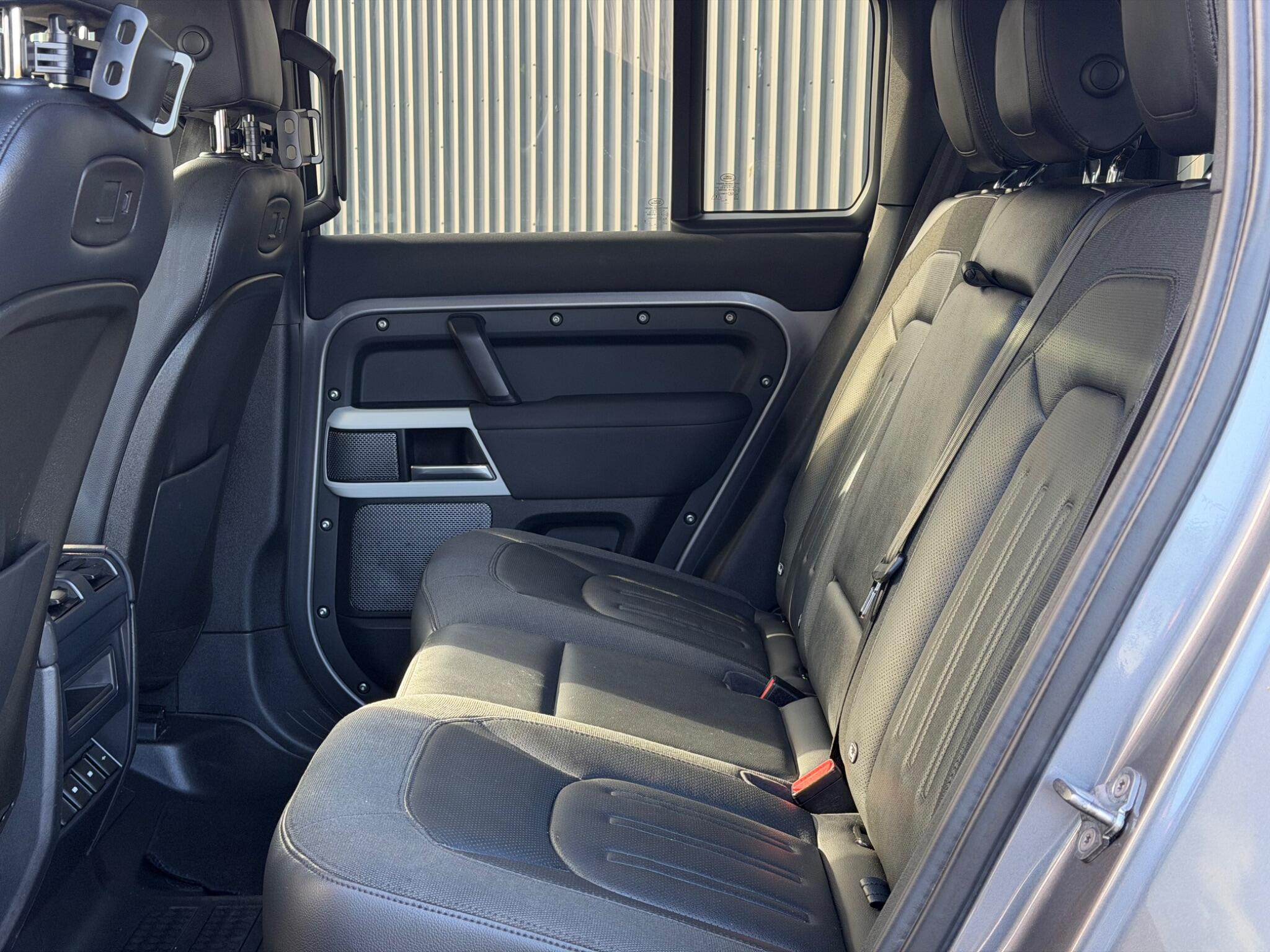 Land Rover Defender view 12