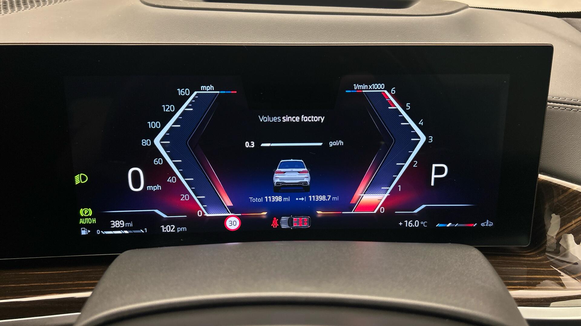 BMW X7 view 9