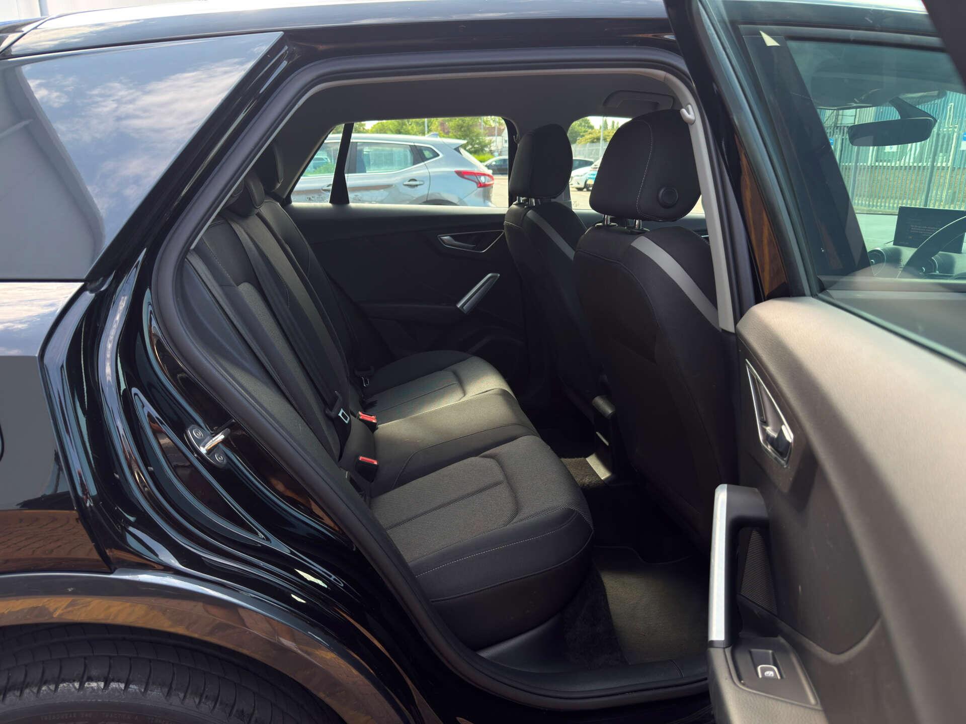 Audi Q2 view 26