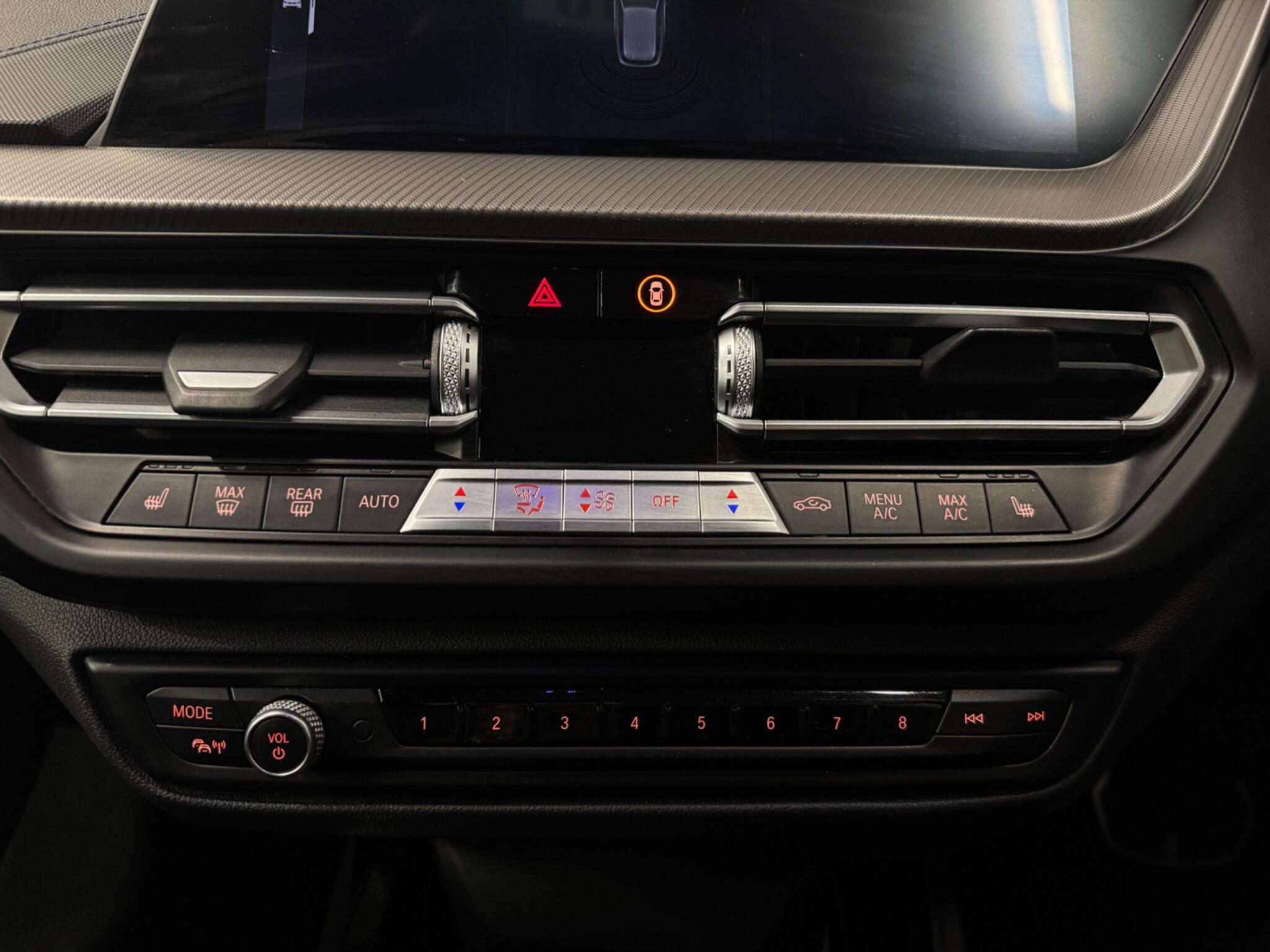 BMW 1 Series view 18