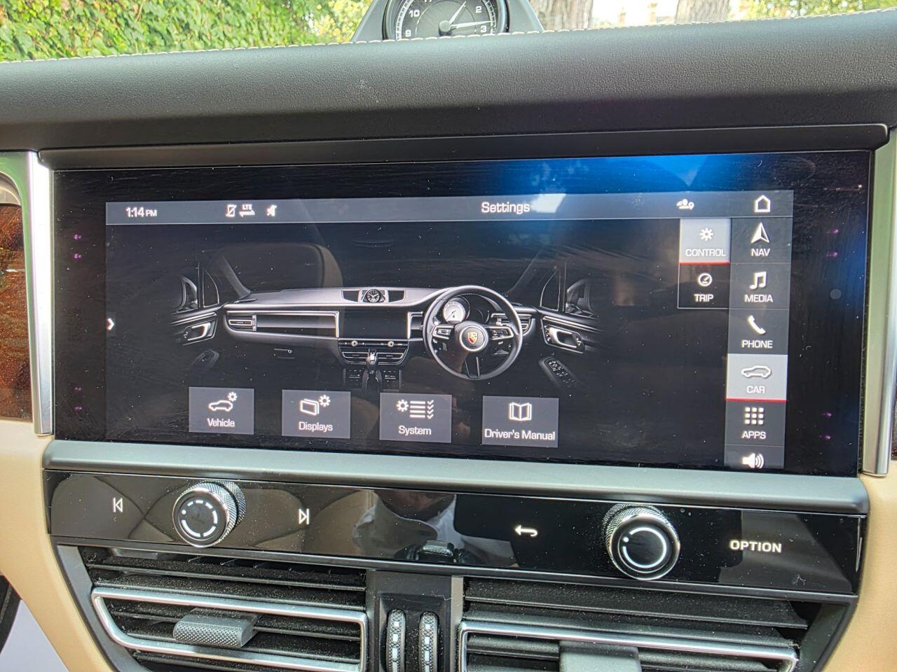 Porsche Macan view 33