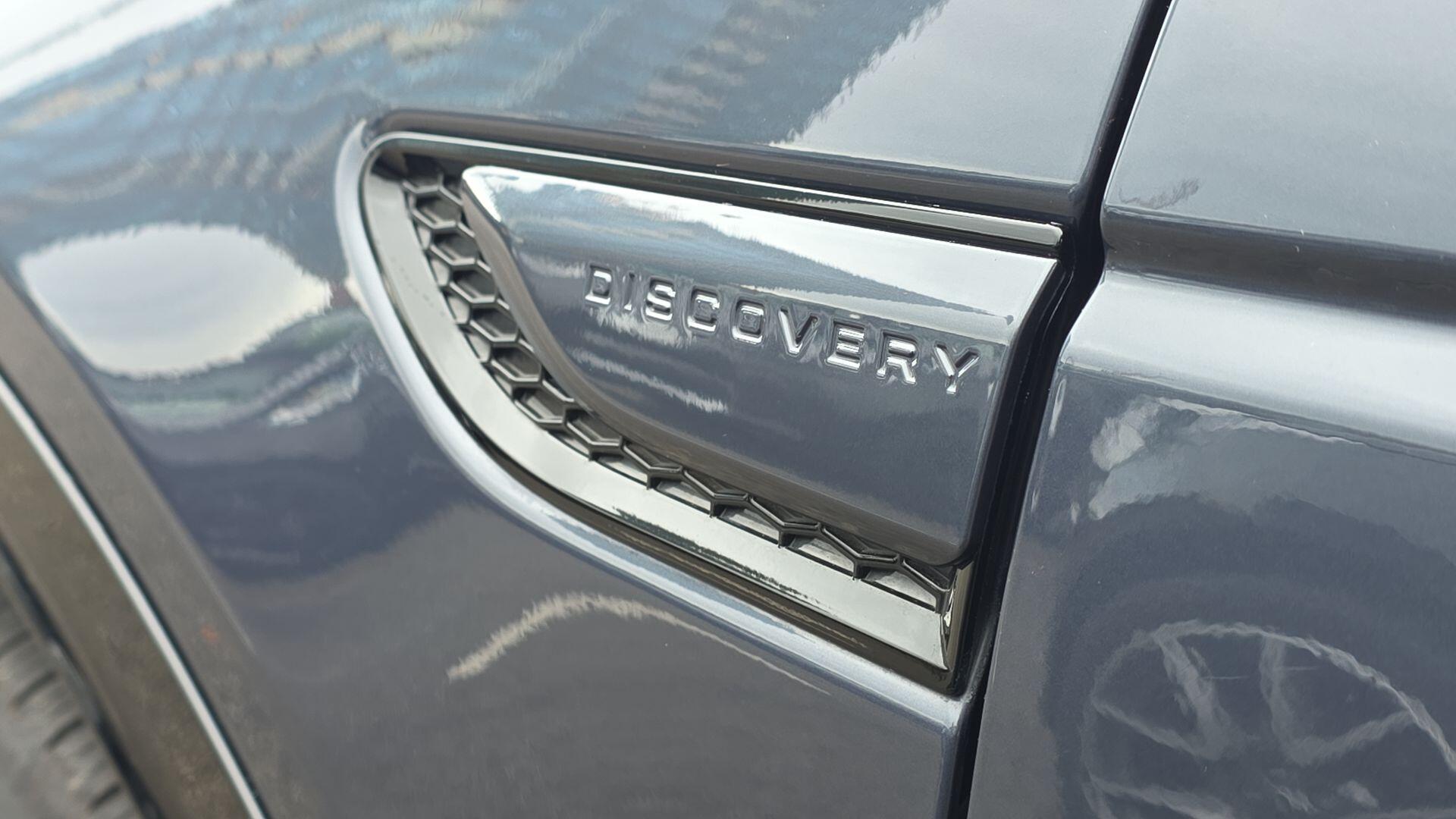Land Rover Discovery Sport view 23