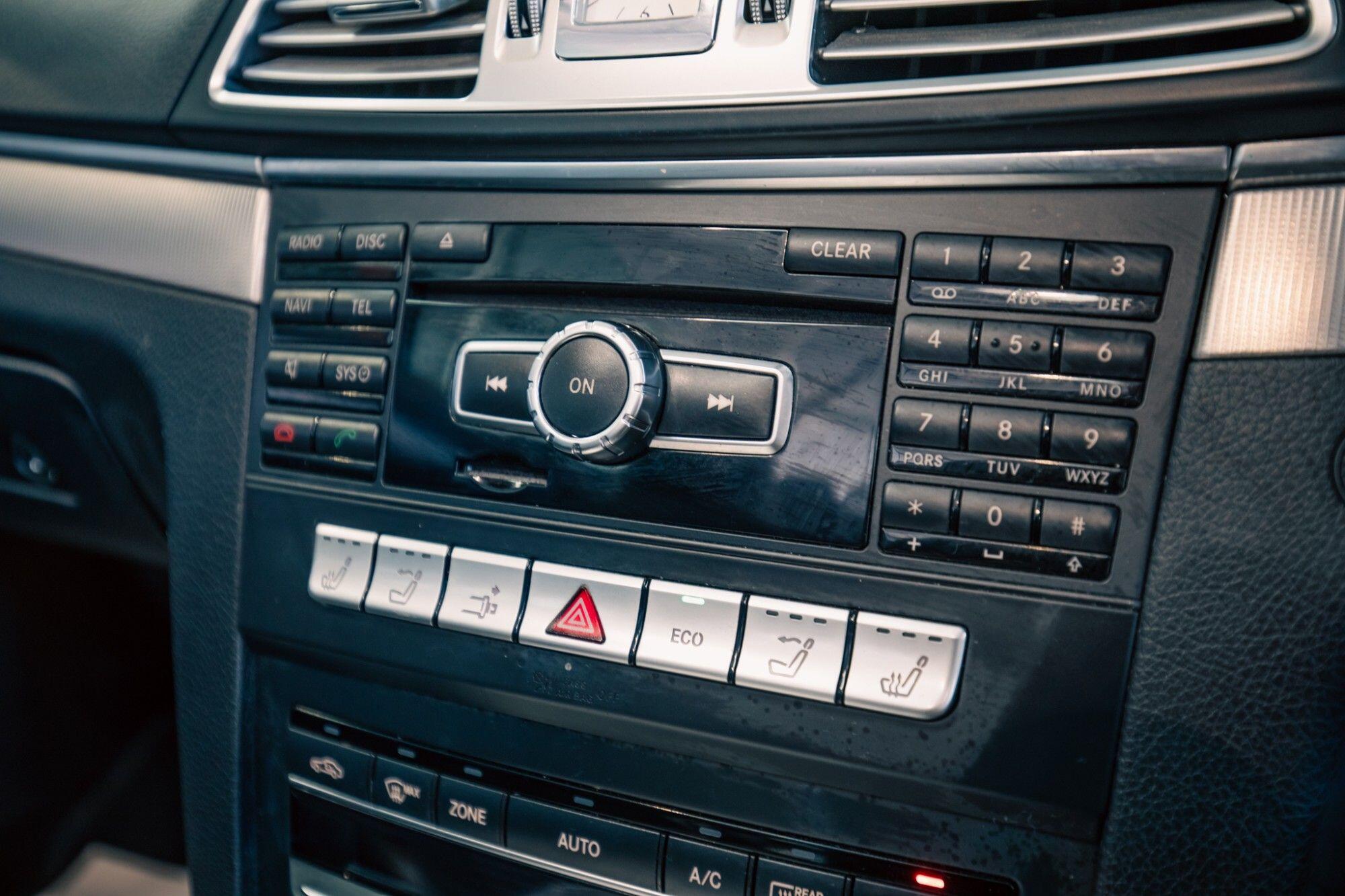 Mercedes-Benz E-Class view 19