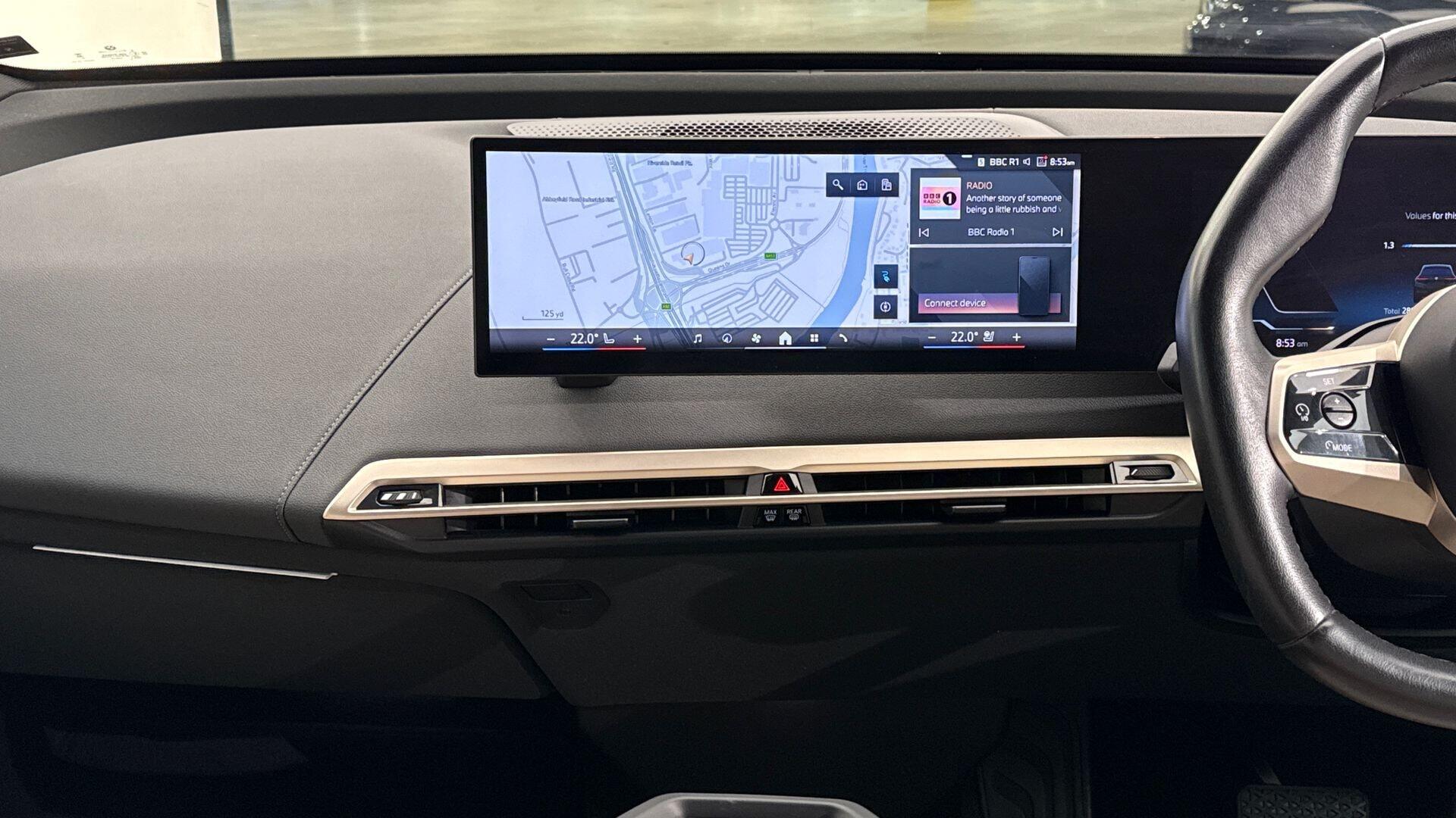 BMW Ix view 8
