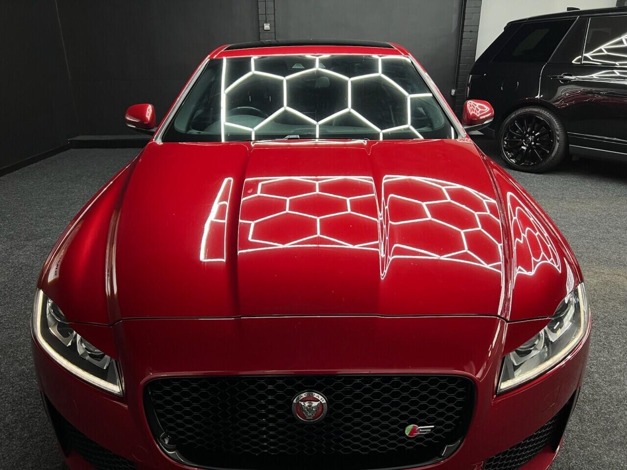 Jaguar XF view 20