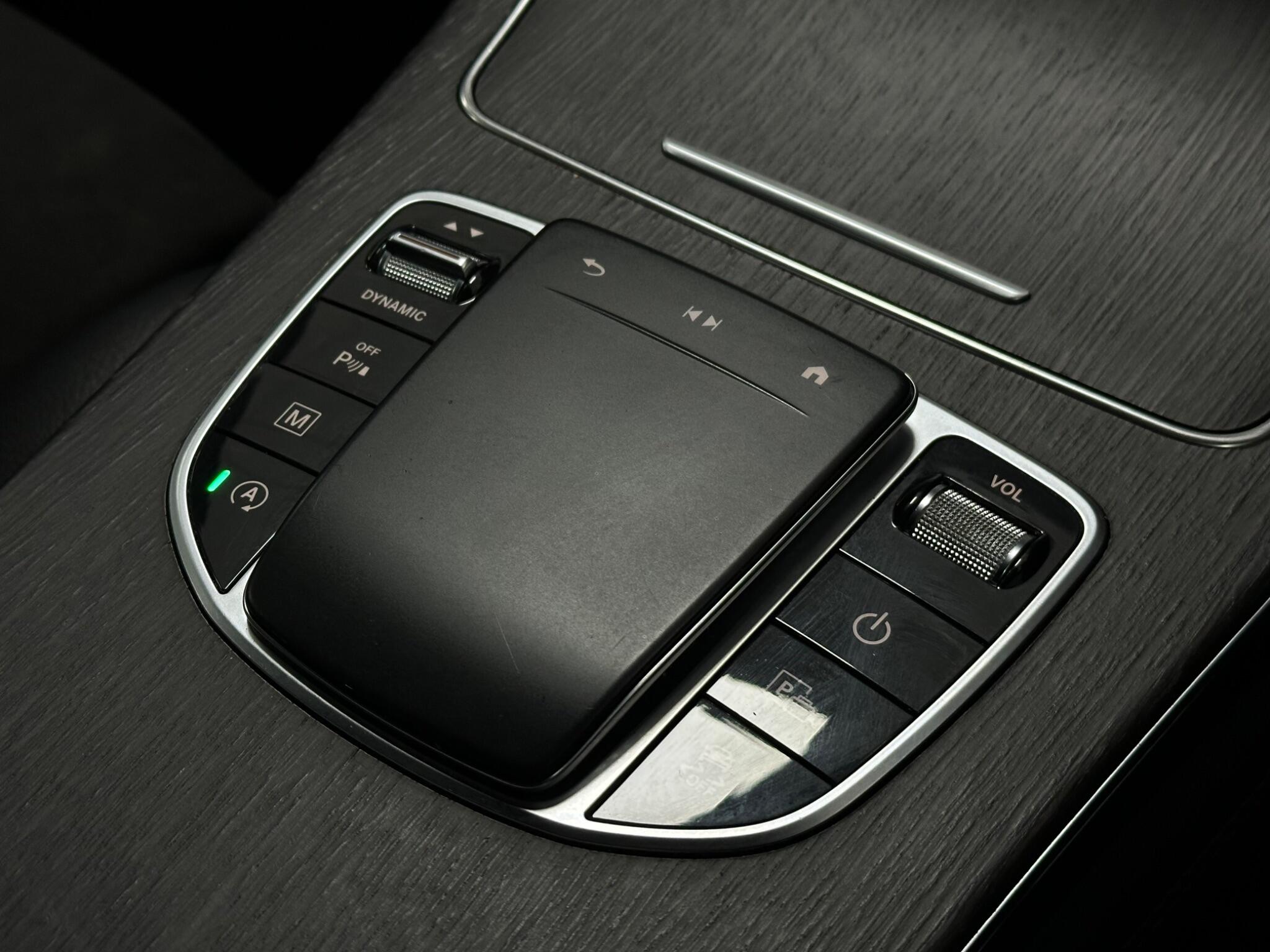 Mercedes-Benz GLC view 24