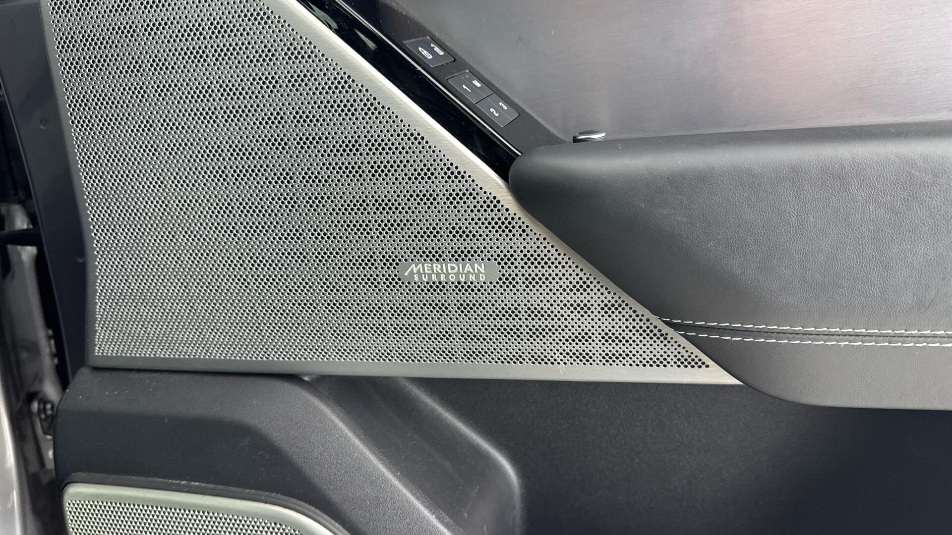 Land Rover Range Rover Velar view 20