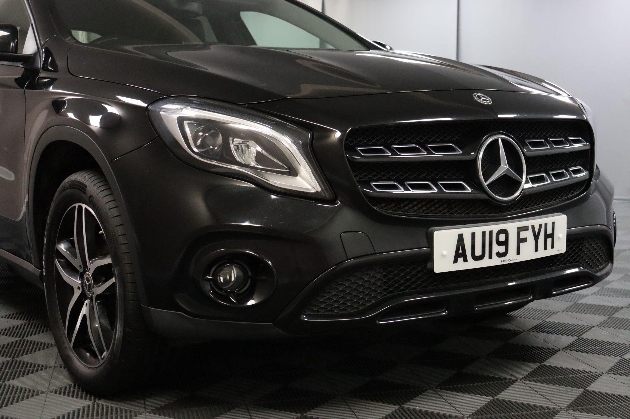 Mercedes-Benz Gla view 24