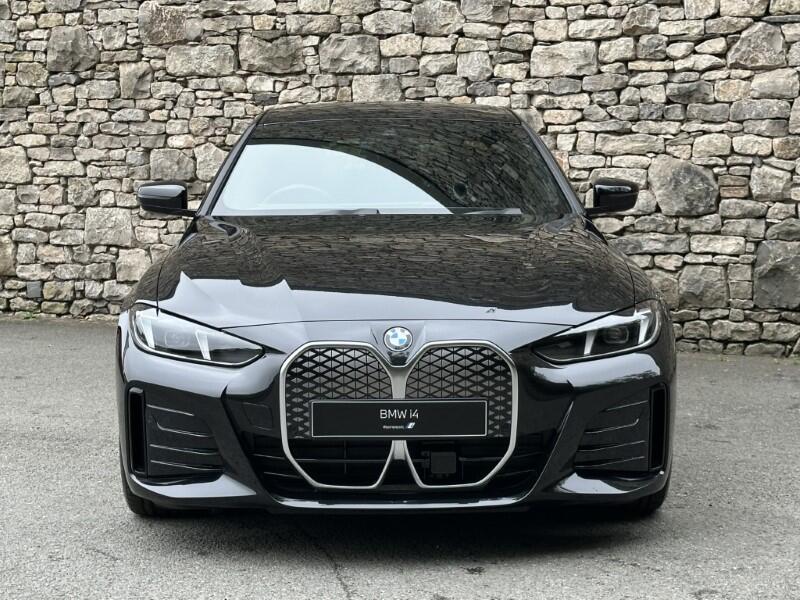 BMW i4 view 17