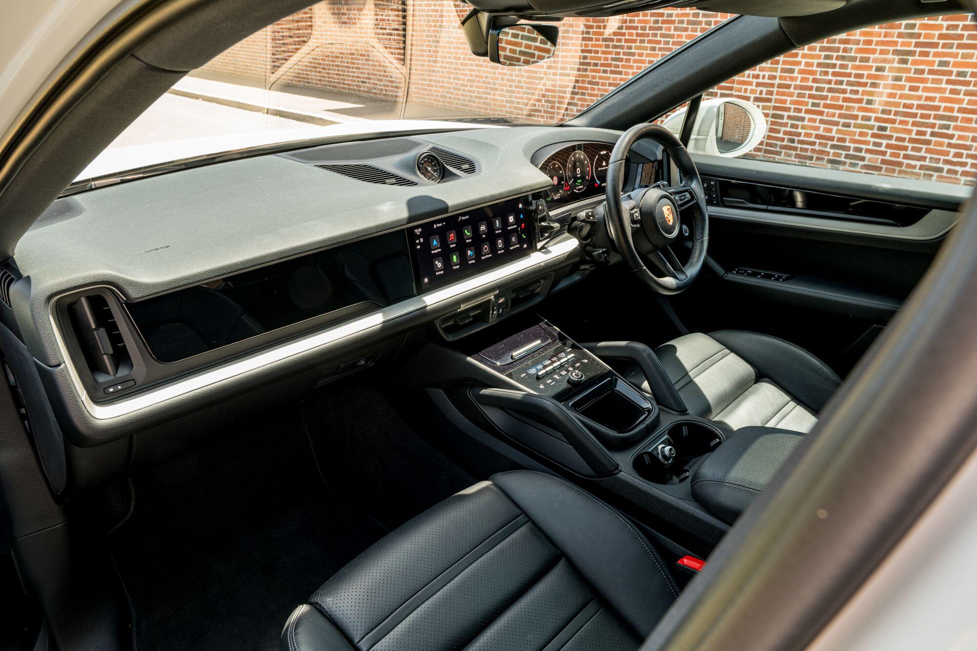 Porsche Cayenne view 38
