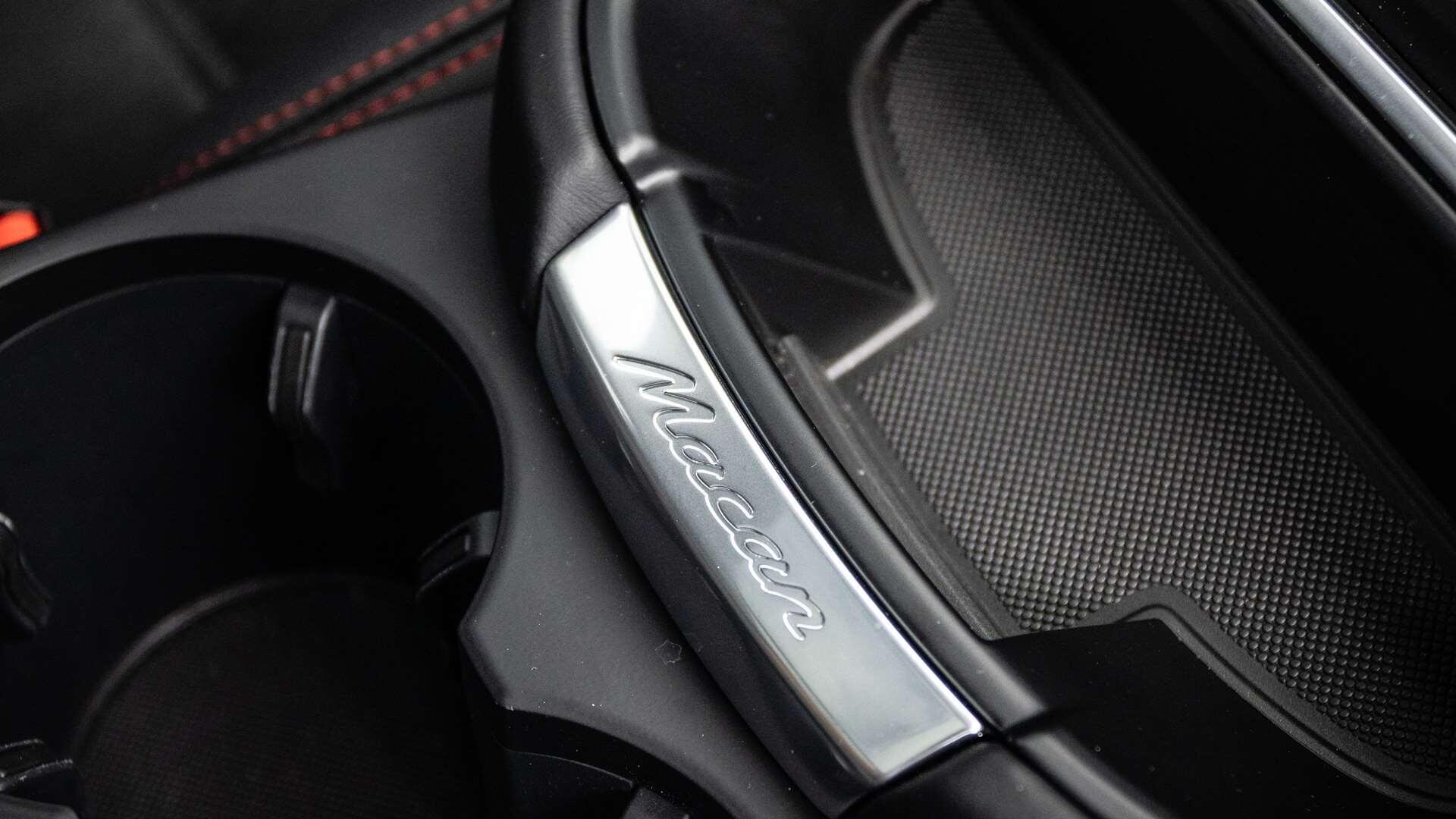 Porsche Macan view 25