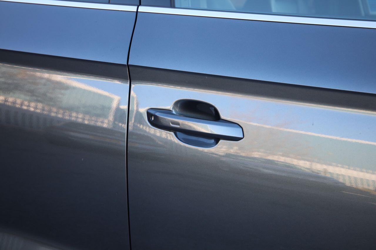 Audi Q5 view 21