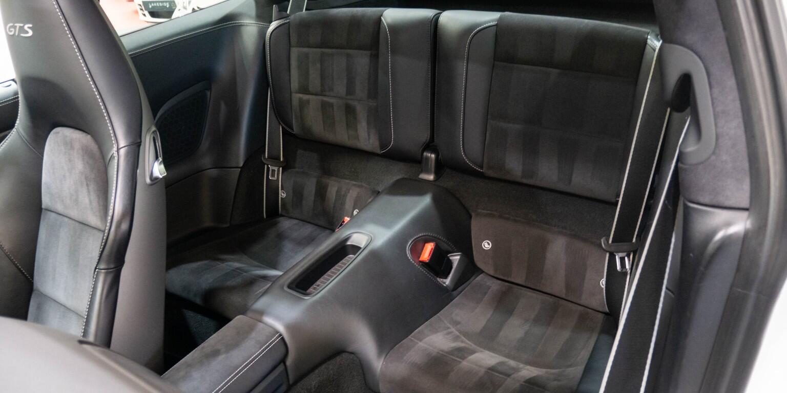 Porsche 911 view 20