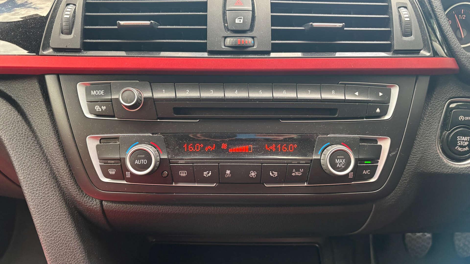 BMW 3 Series view 29