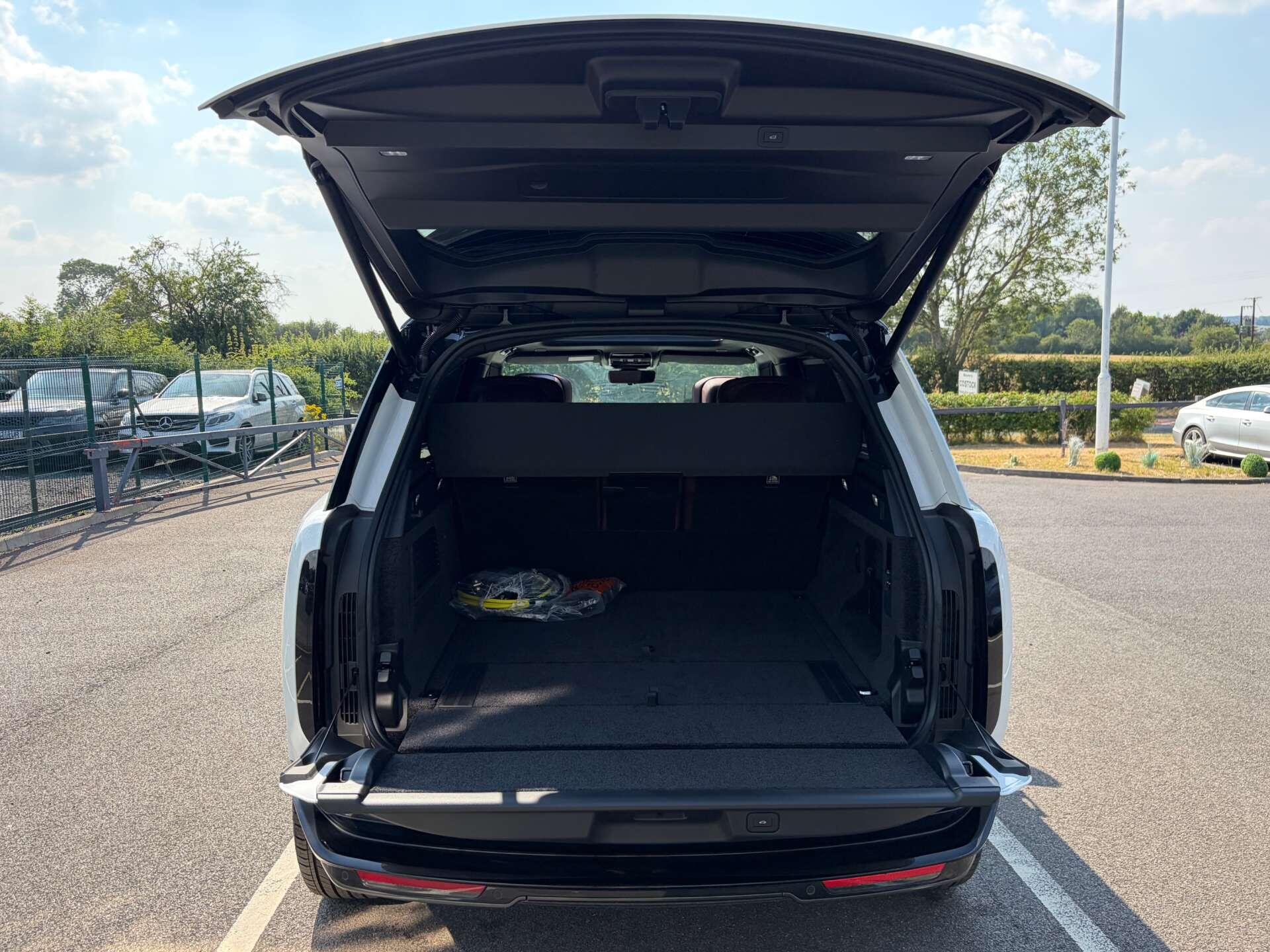 Land Rover Range Rover view 26