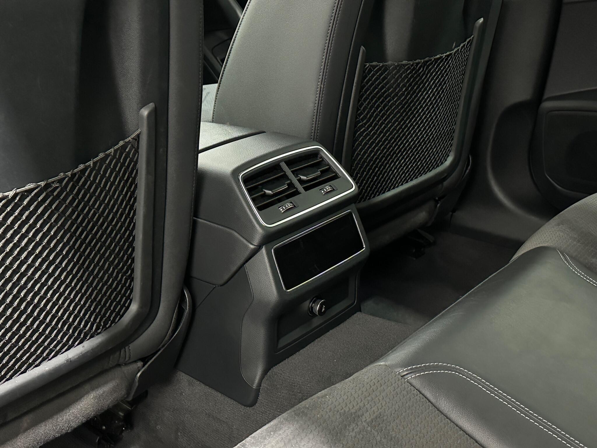 Audi A6 Saloon view 39