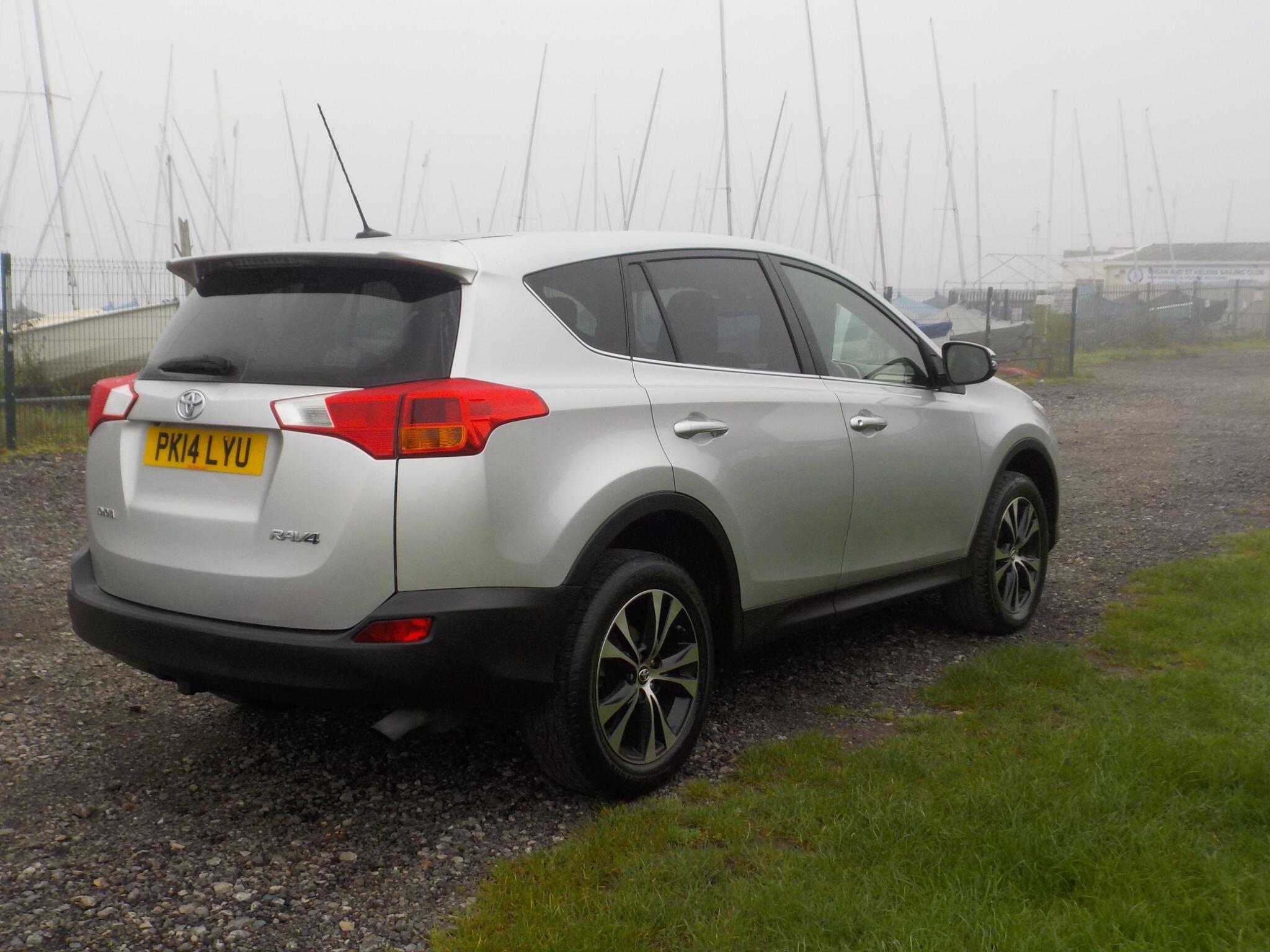 Toyota RAV4 2.0 D-4D Icon 2WD Euro 5 (s/s) 5dr