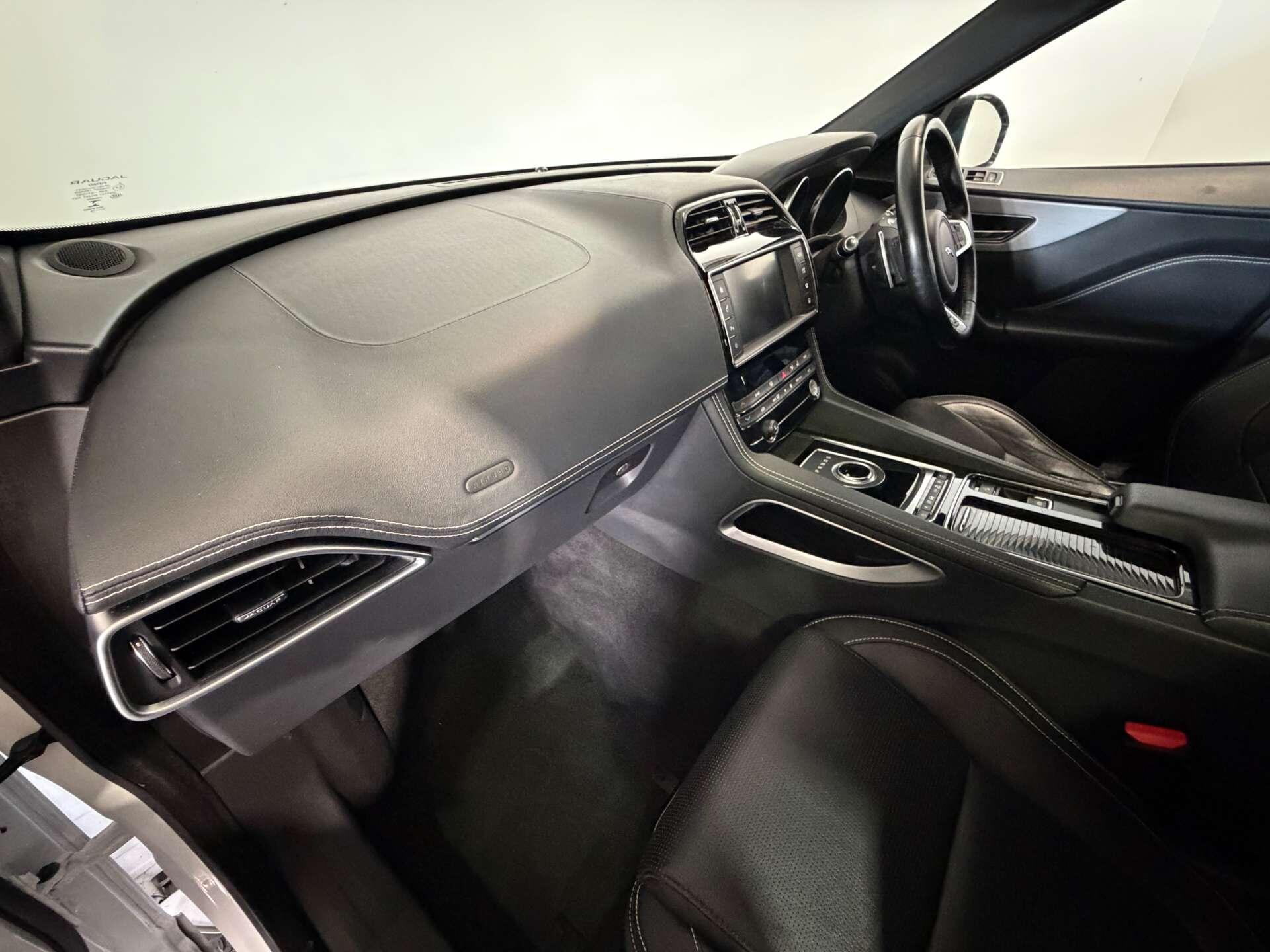 Jaguar F-Pace view 65