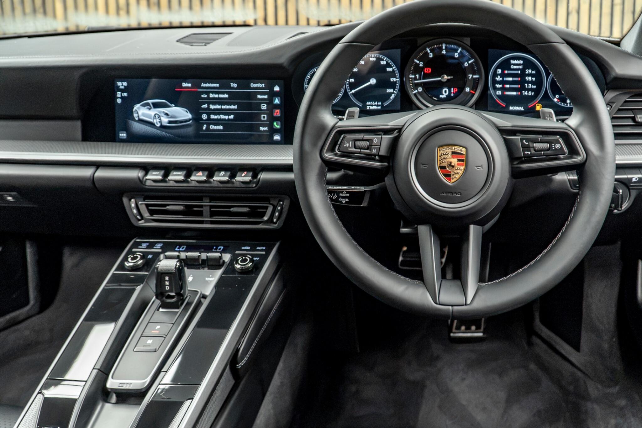 Porsche 911 view 26