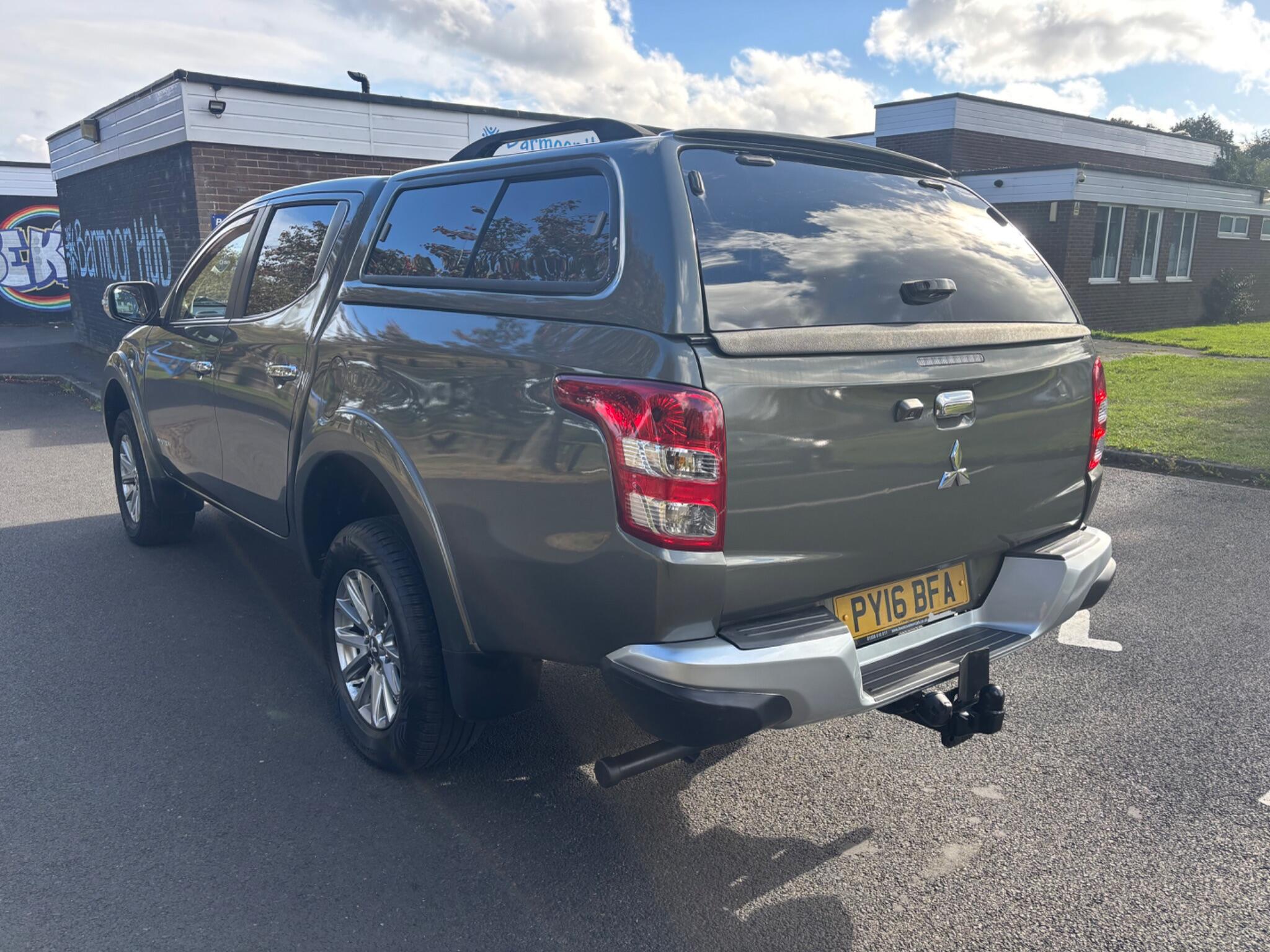 Mitsubishi L200 view 5