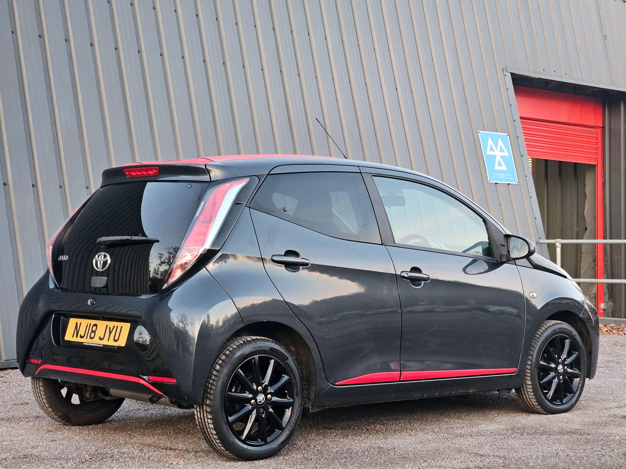 2018 Toyota AYGO 1.0 VVT-i x-press Euro 6 5dr • 14,600 miles image 9
