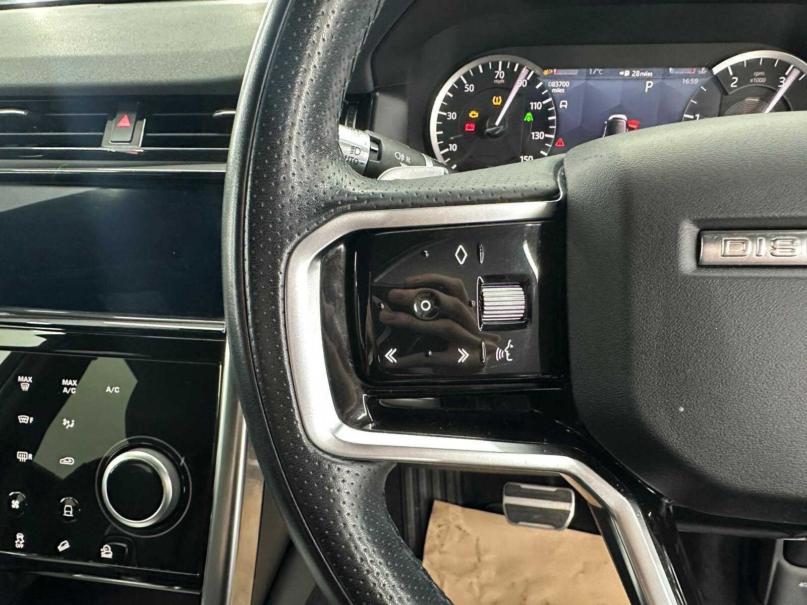 Land Rover Discovery Sport view 39