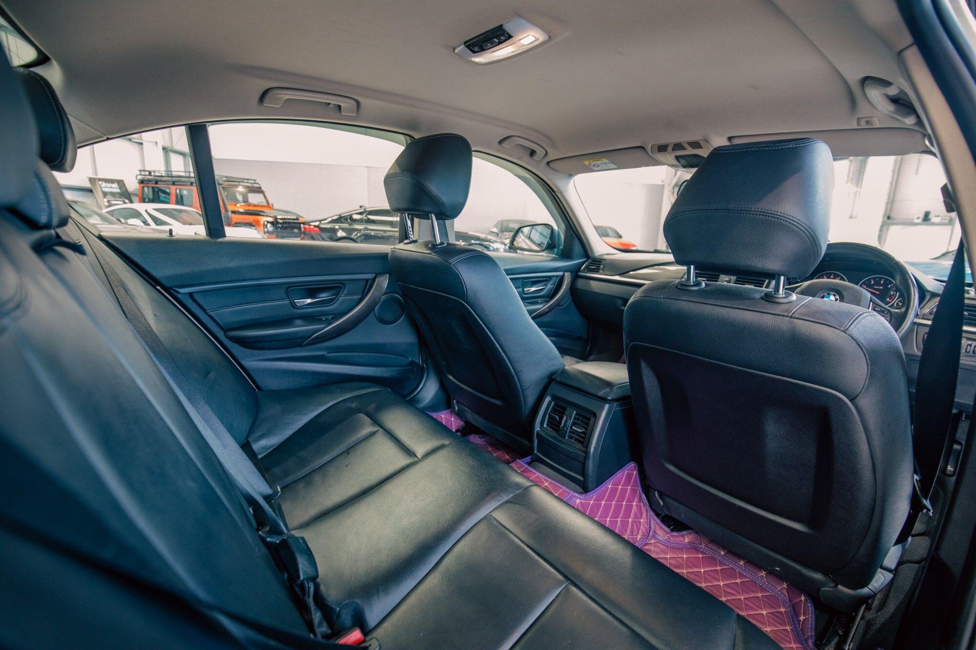 BMW 3 Series view 9