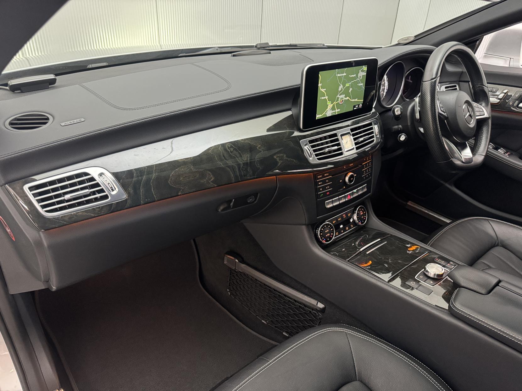 Mercedes-Benz CLS view 58