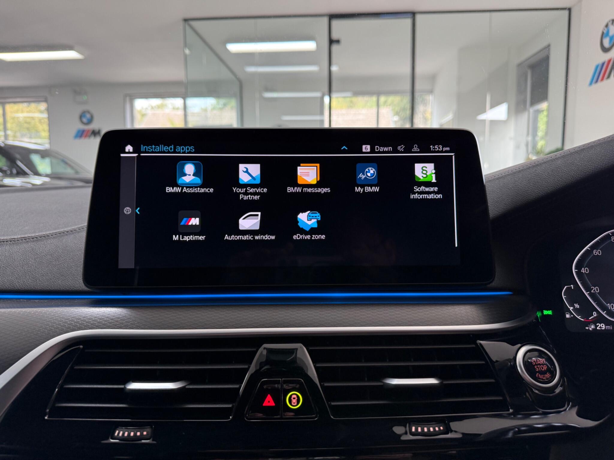BMW 5 Series view 25