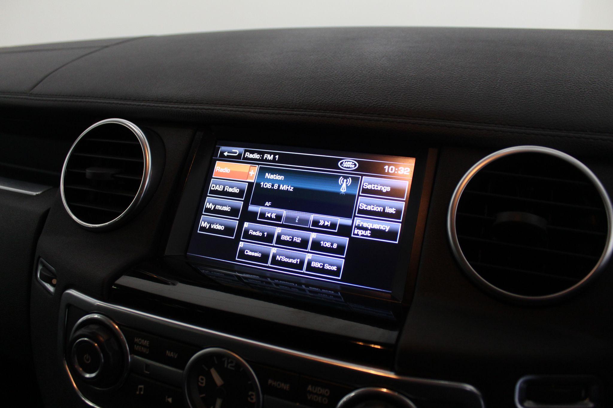 Land Rover Discovery view 40