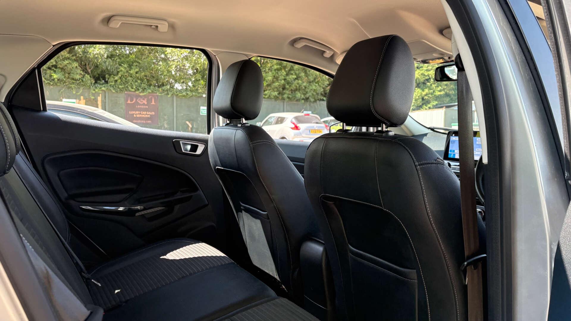 Ford Ecosport view 9