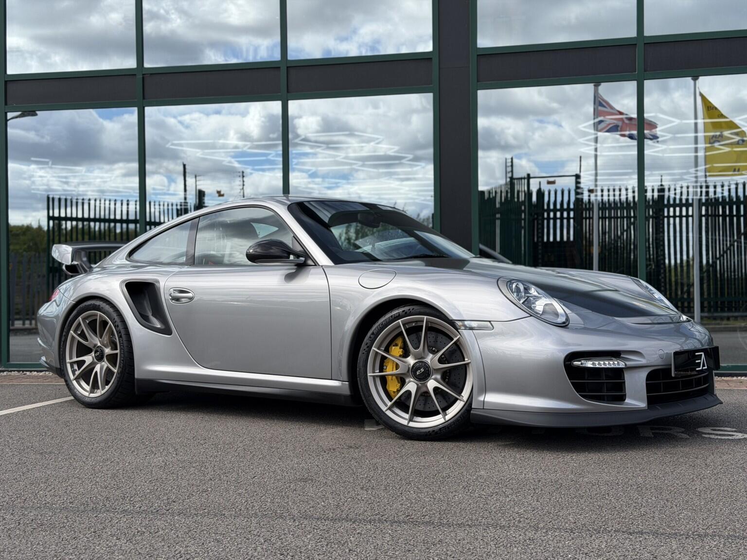 Porsche 911 view 10
