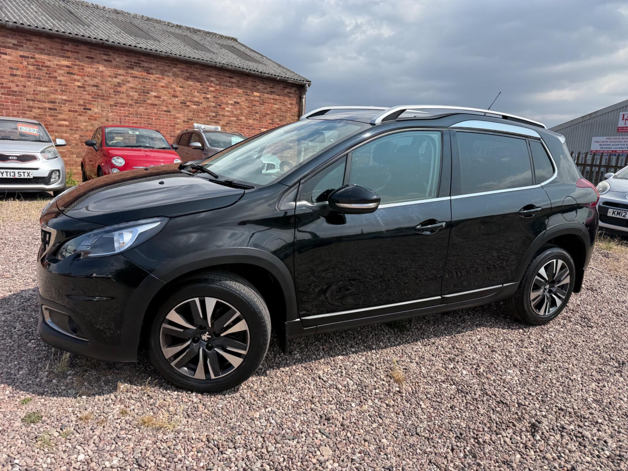 Peugeot 2008 view 8