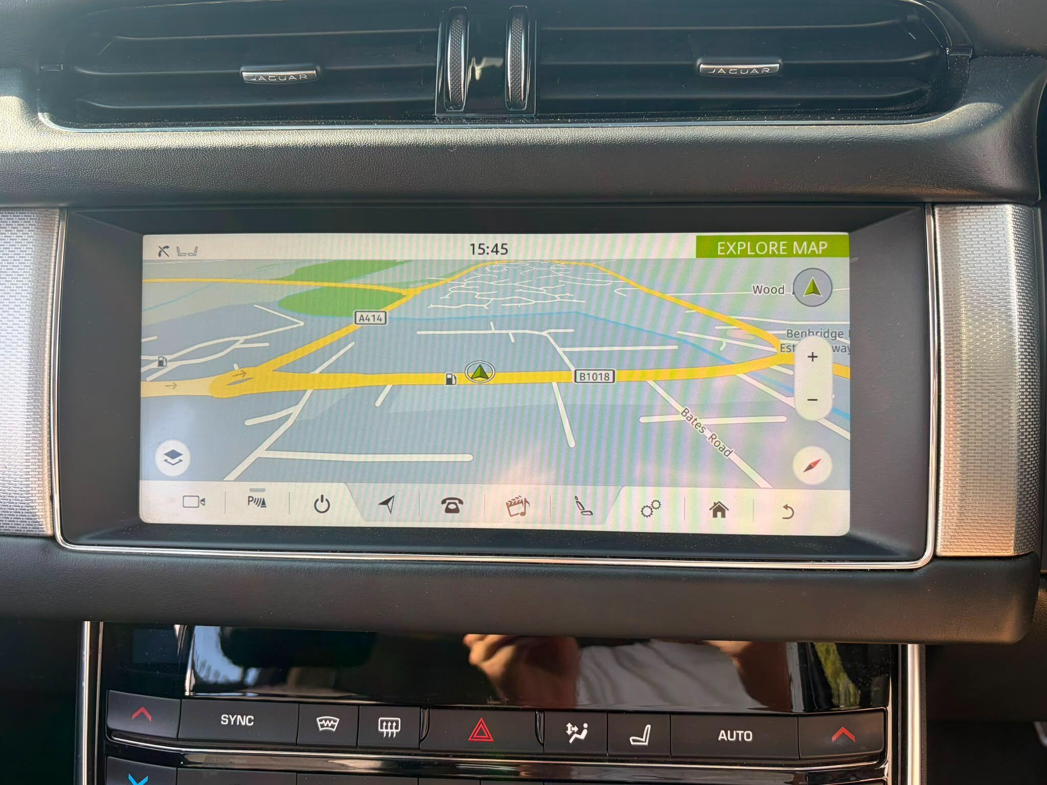 Jaguar XF view 23
