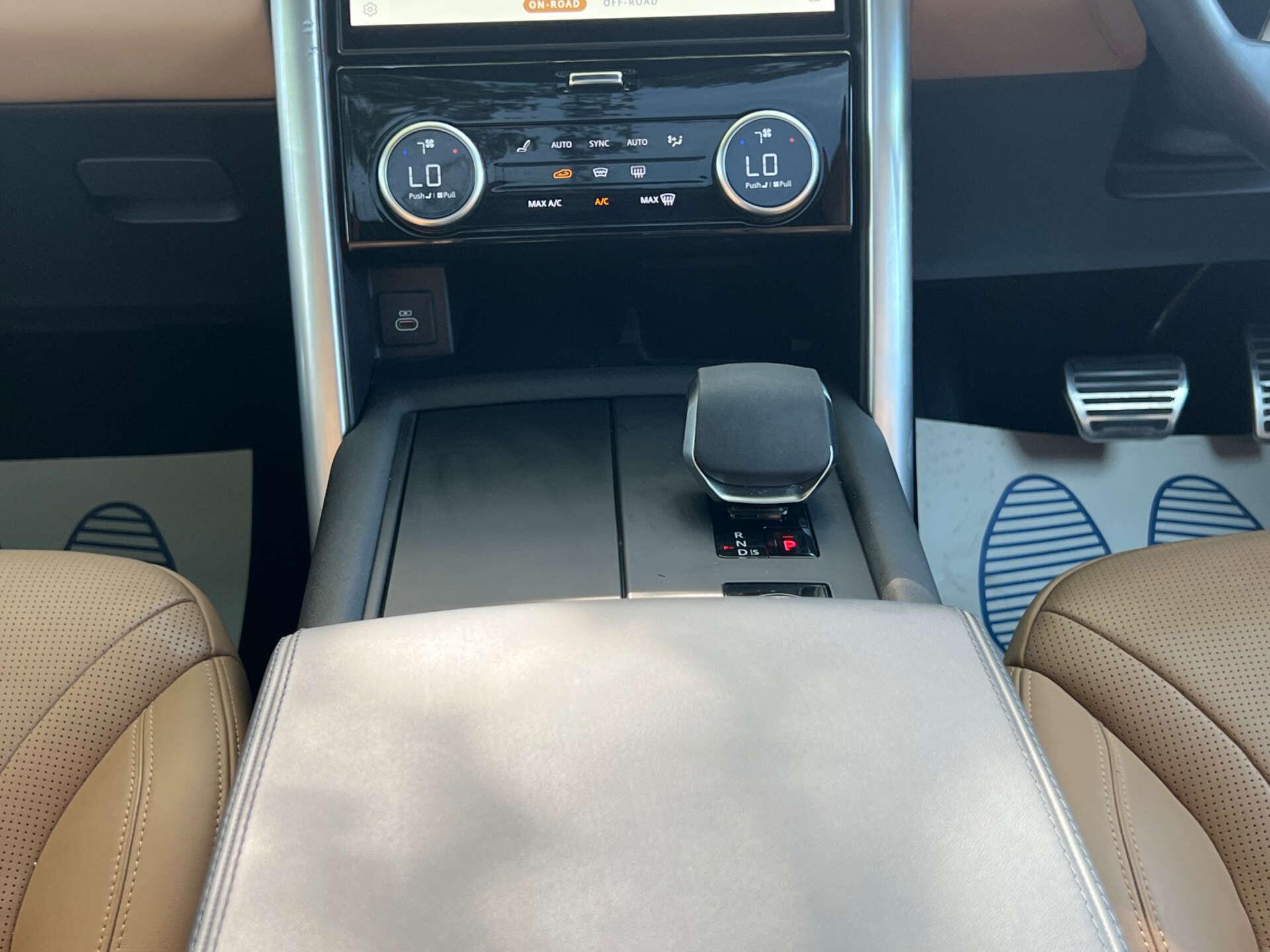 Land Rover Discovery view 48