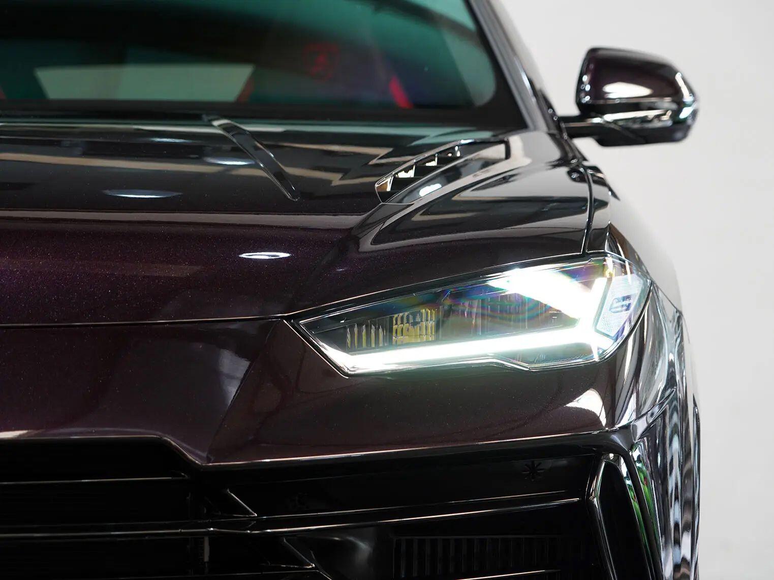 Lamborghini Urus view 12